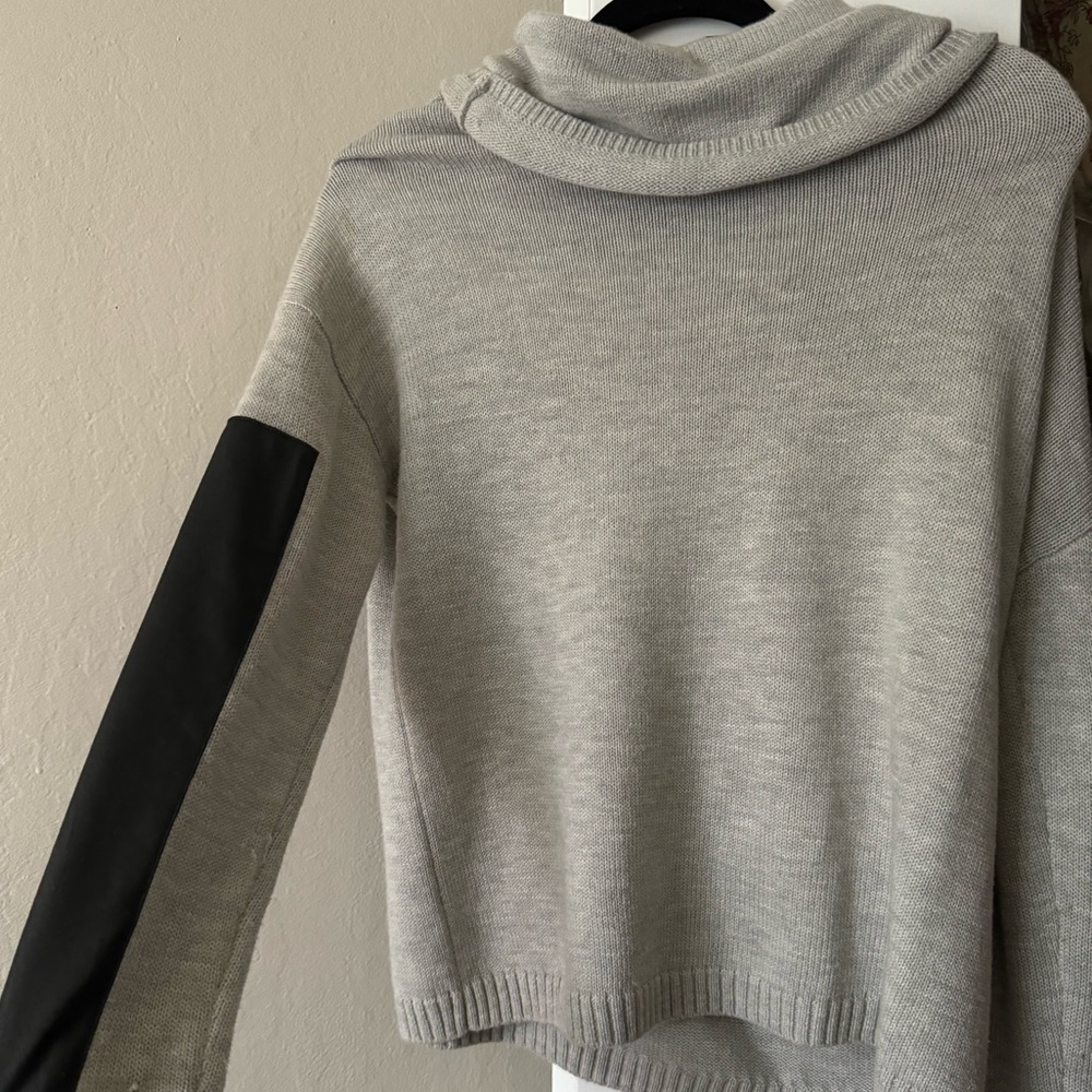 Bcbg turtle neck sweater